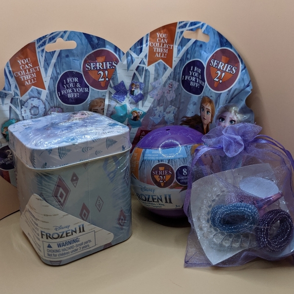 *SALE* Disney Frozen Bundle perfect for Stocking Stuffers or Birthday - Picture 9 of 10